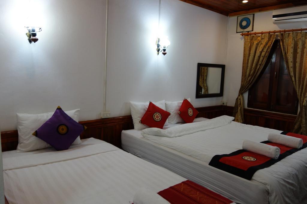 Namkhan Riverside Hotel لوانغ برابانغ الغرفة الصورة