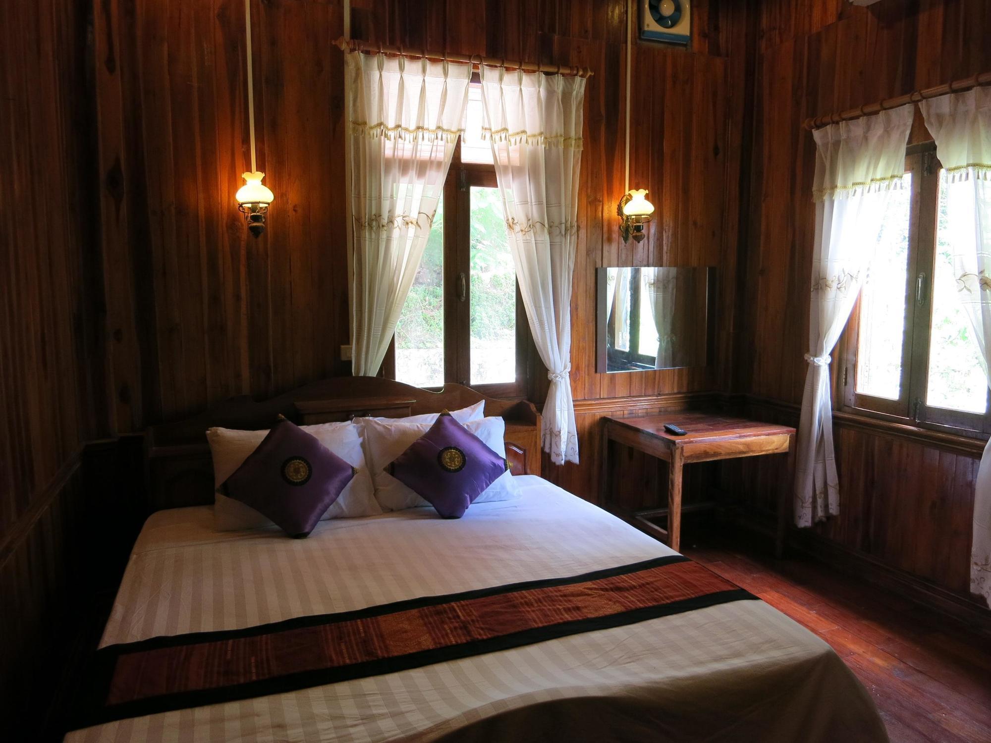 Namkhan Riverside Hotel لوانغ برابانغ المظهر الخارجي الصورة