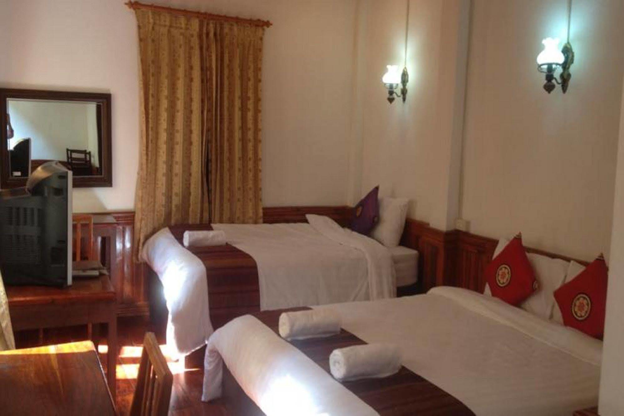 Namkhan Riverside Hotel لوانغ برابانغ المظهر الخارجي الصورة