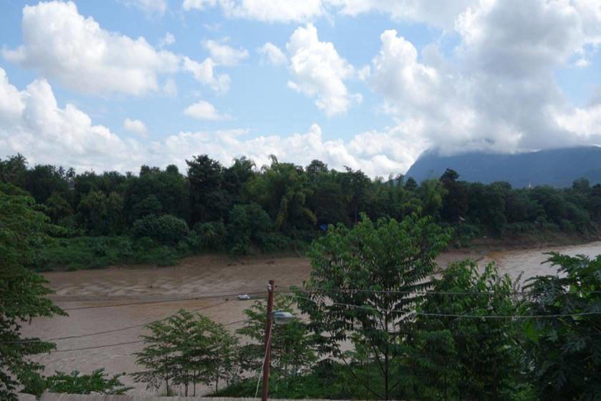 Namkhan Riverside Hotel لوانغ برابانغ المظهر الخارجي الصورة